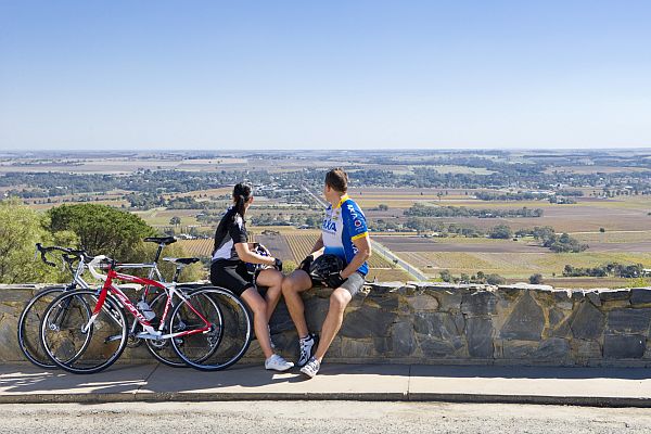 Cyclists - Mengler Hill Lookout